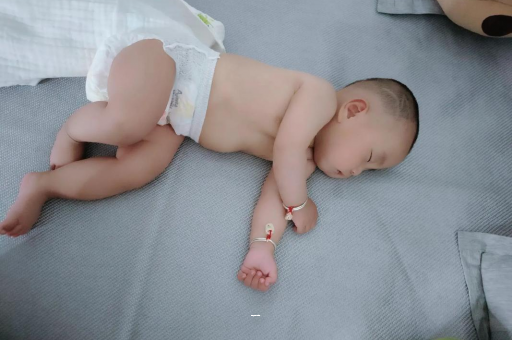 吐鲁番宝宝大便干拉不出来